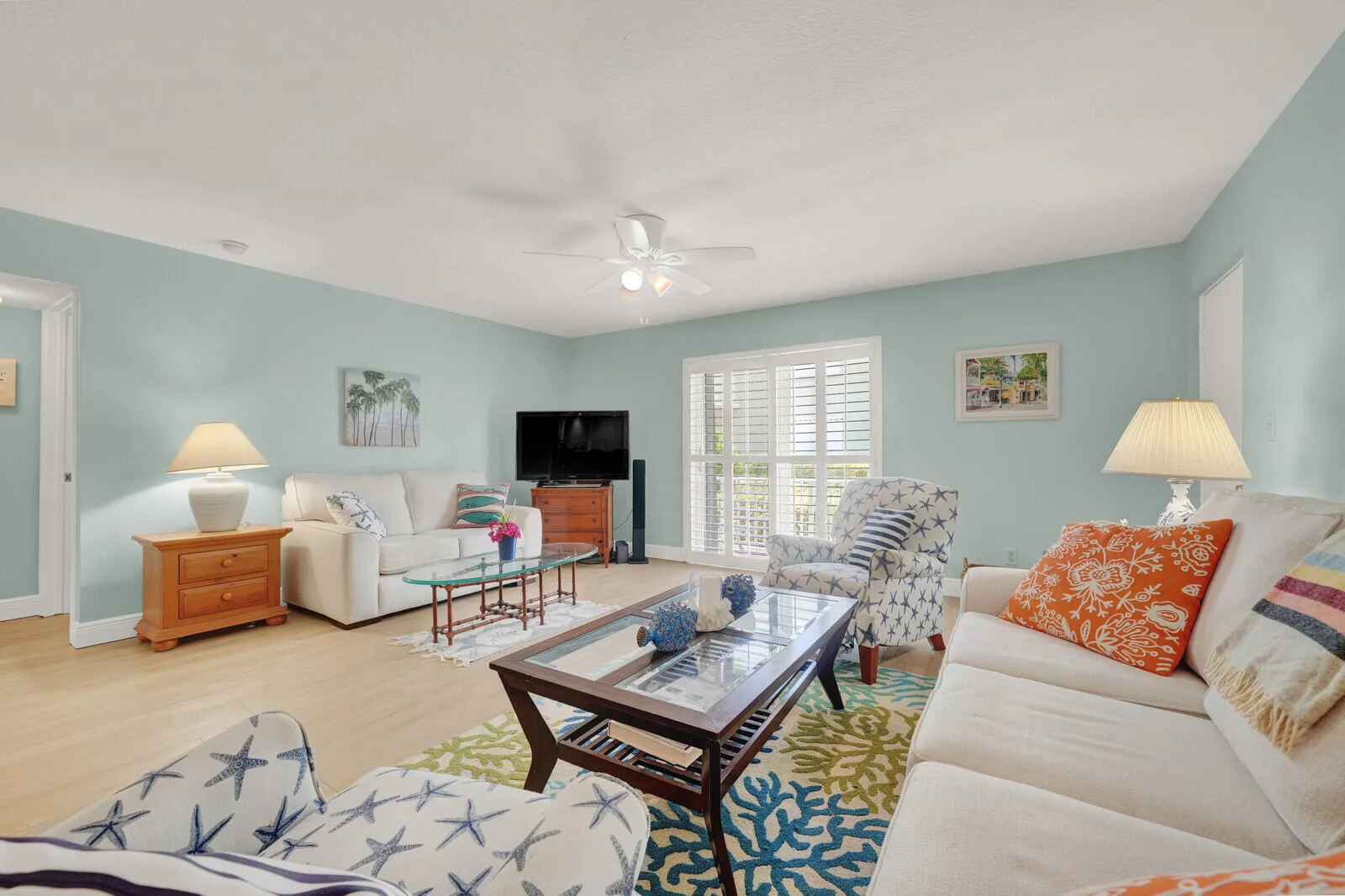 Light & Bright Main Living Area