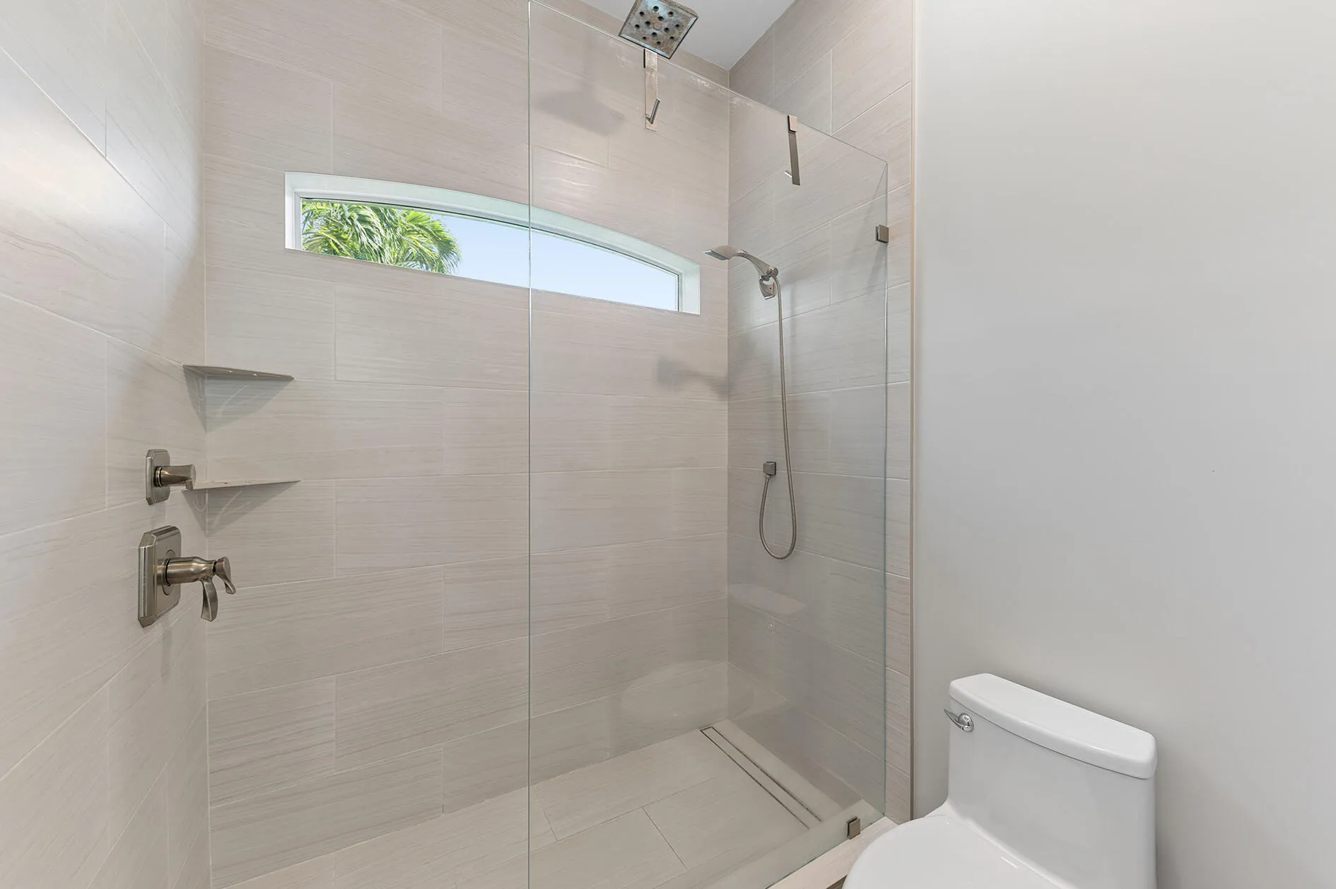 Jack & Jill Full Bath