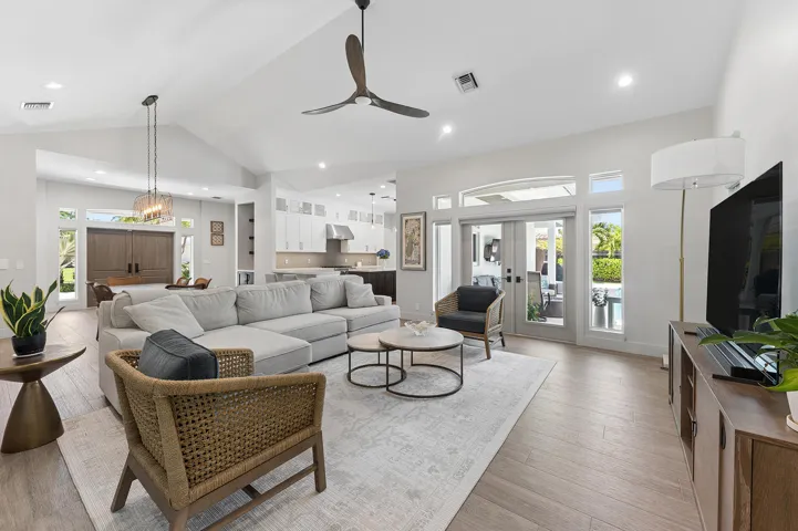 Sunny & Spacious Great Room