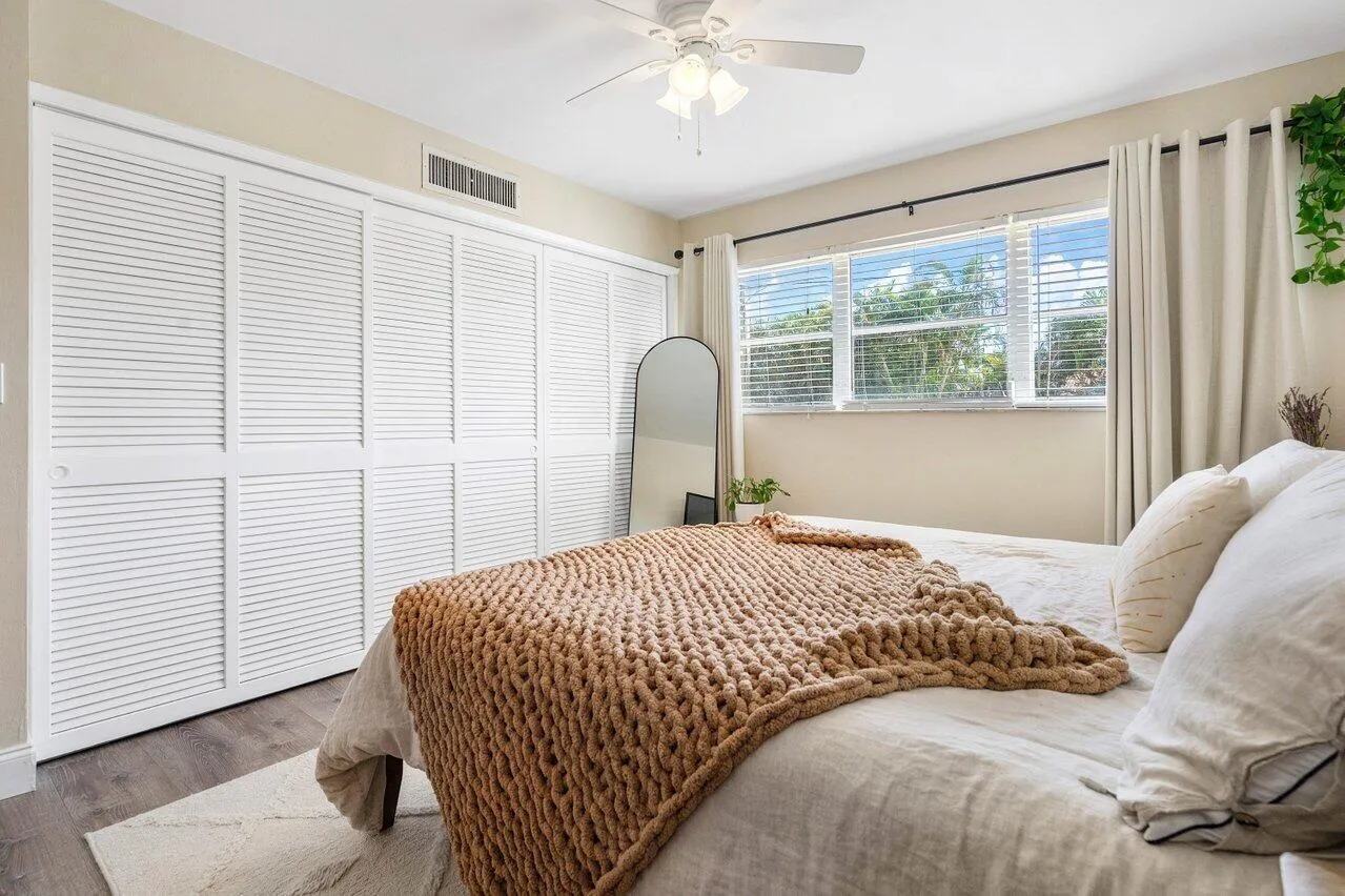 015-2455Northeast51stStreet-E103-FortLau