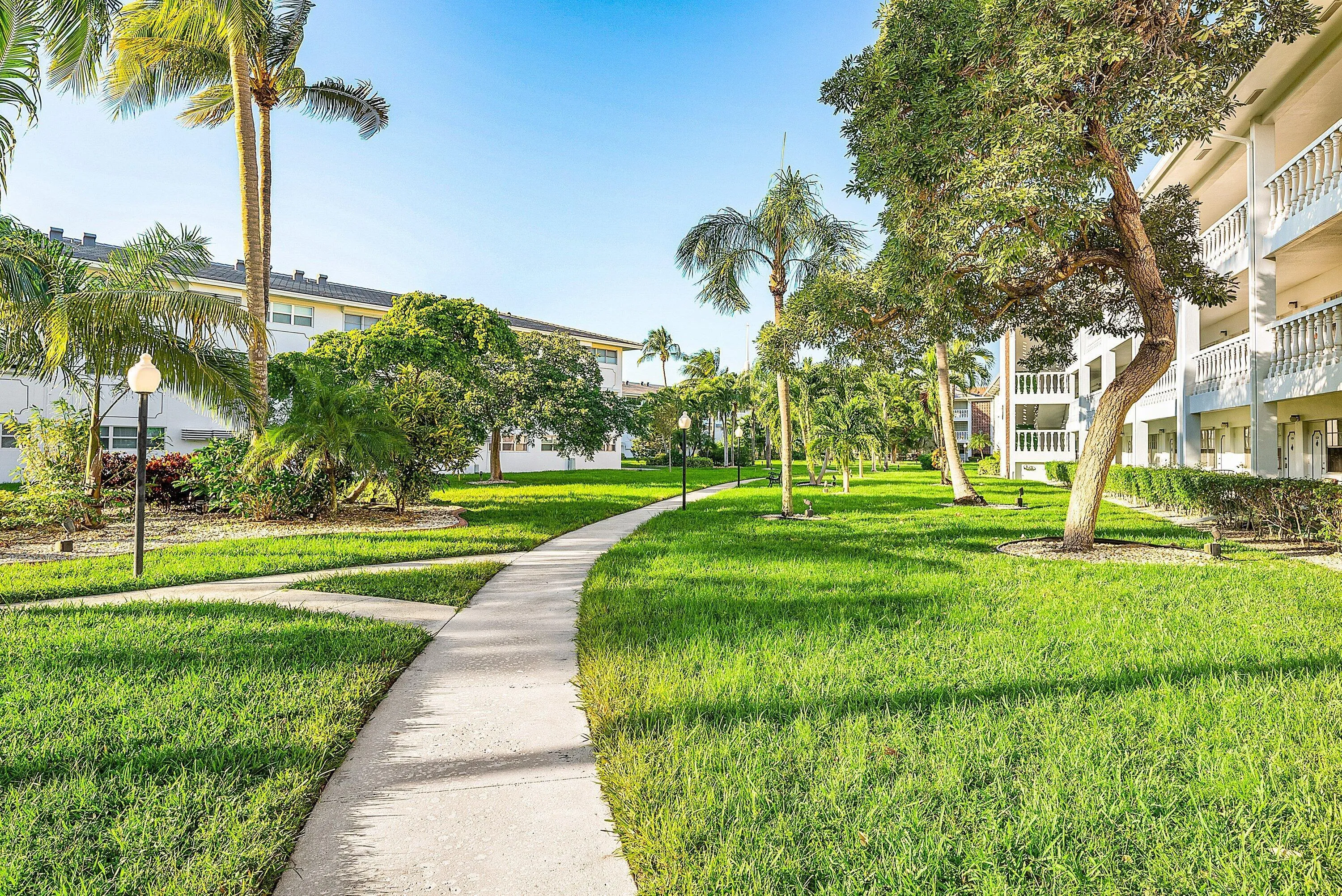 022-2455Northeast51stStreet-E102-FortLau