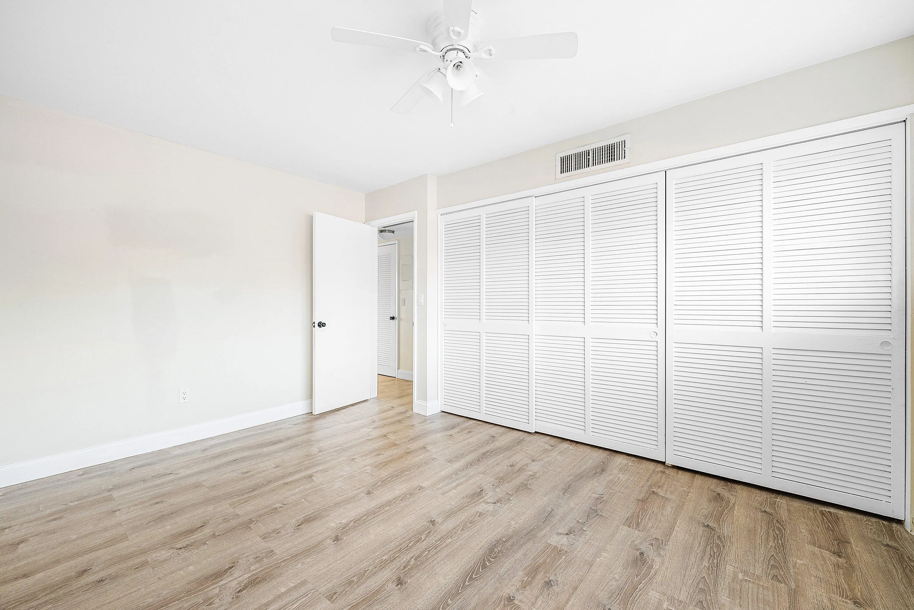 017-2455Northeast51stStreet-E102-FortLau