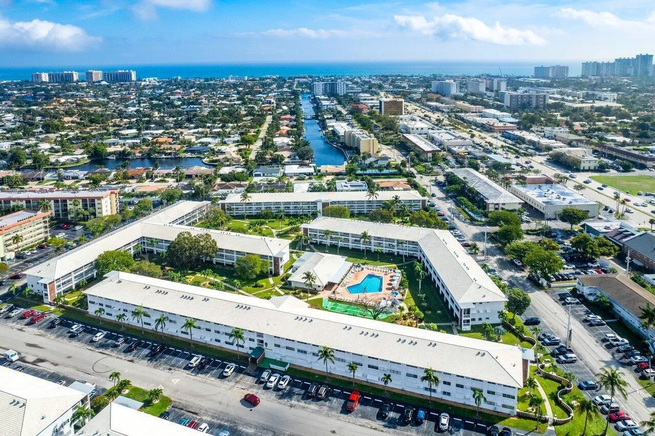 027-2455Northeast51stStreet-E103-FortLau