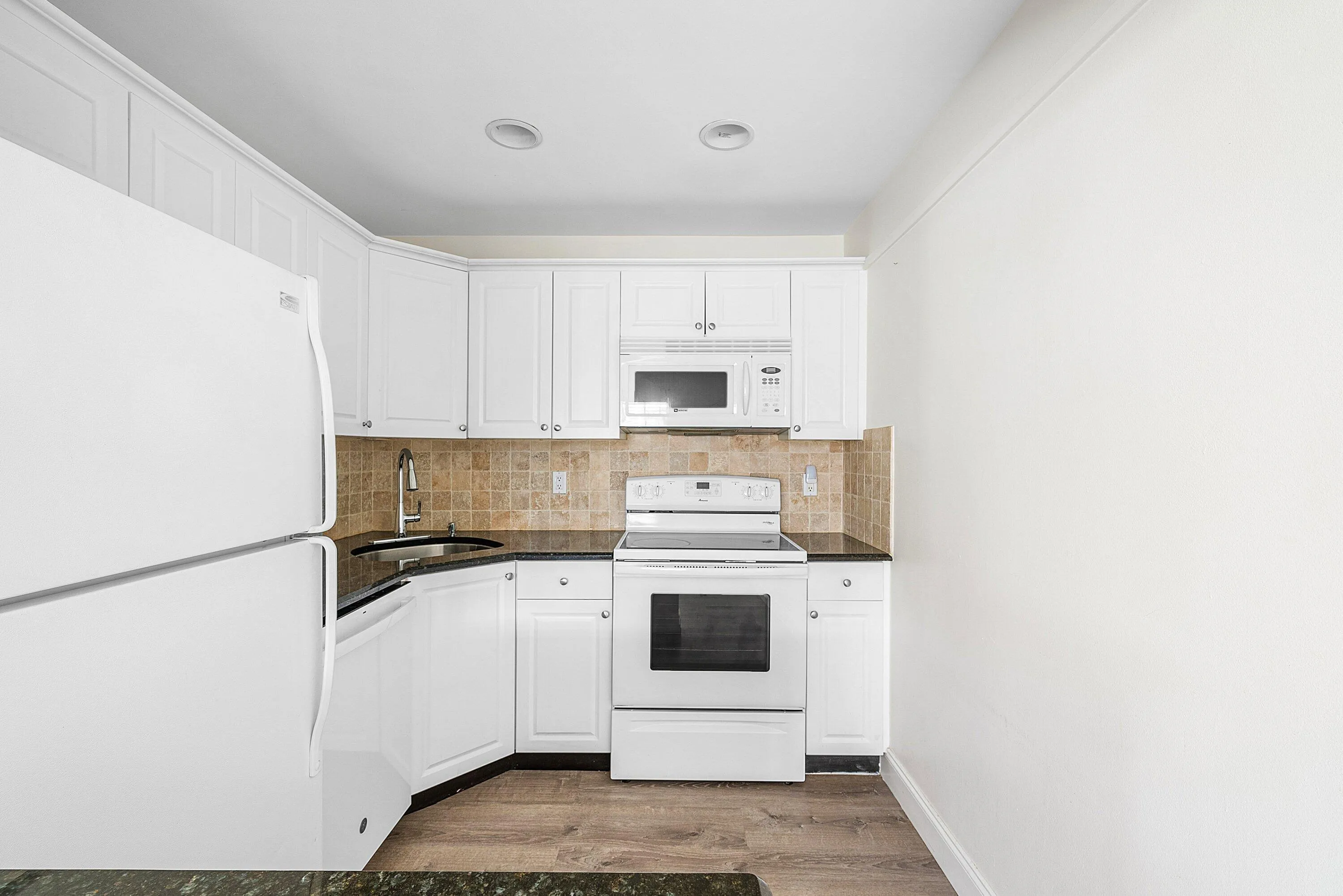 008-2455Northeast51stStreet-E102-FortLau