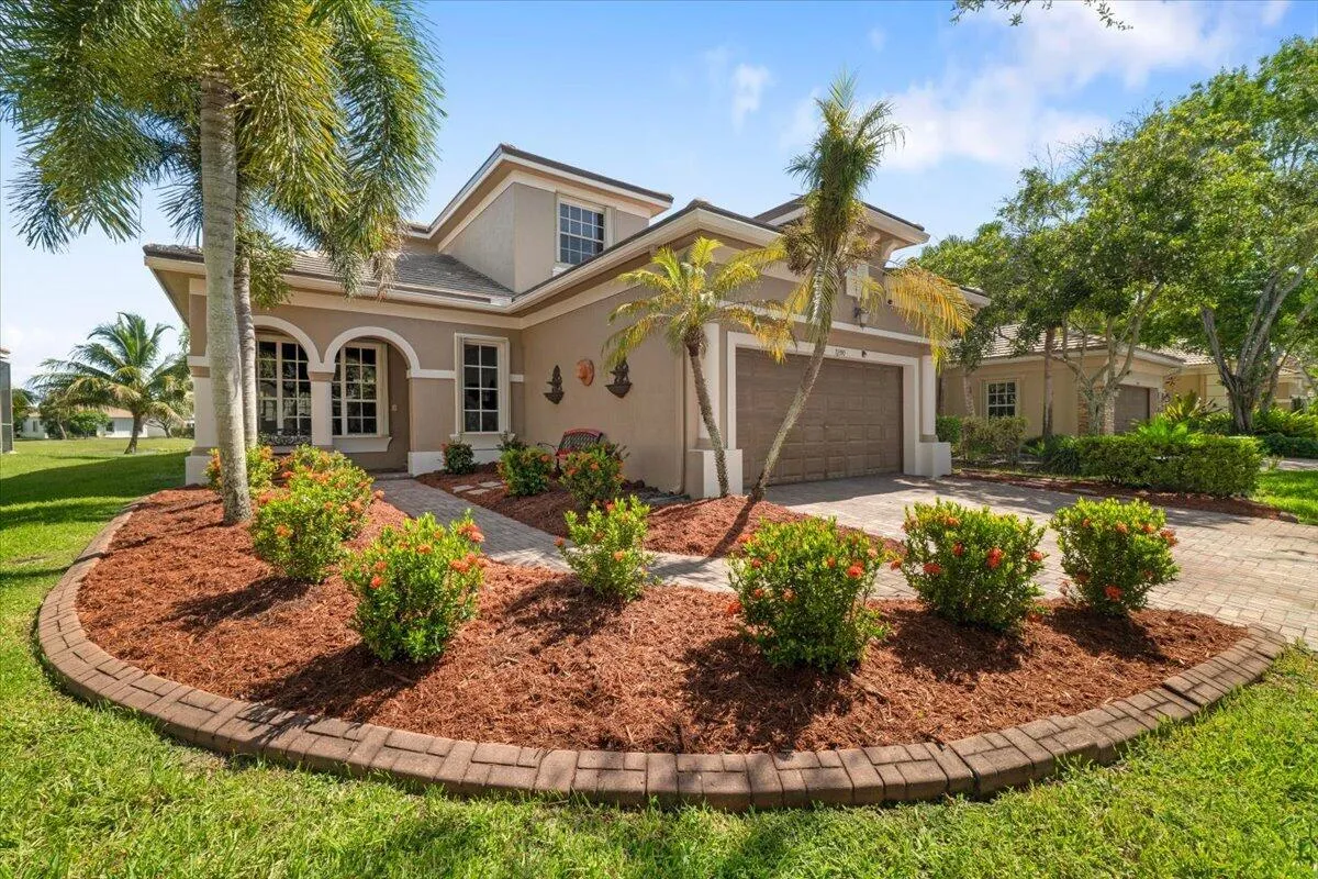 2 story 4 bedroom plus huge loft, New pool on the long lake view with all the bells & whistles, furnished only!
