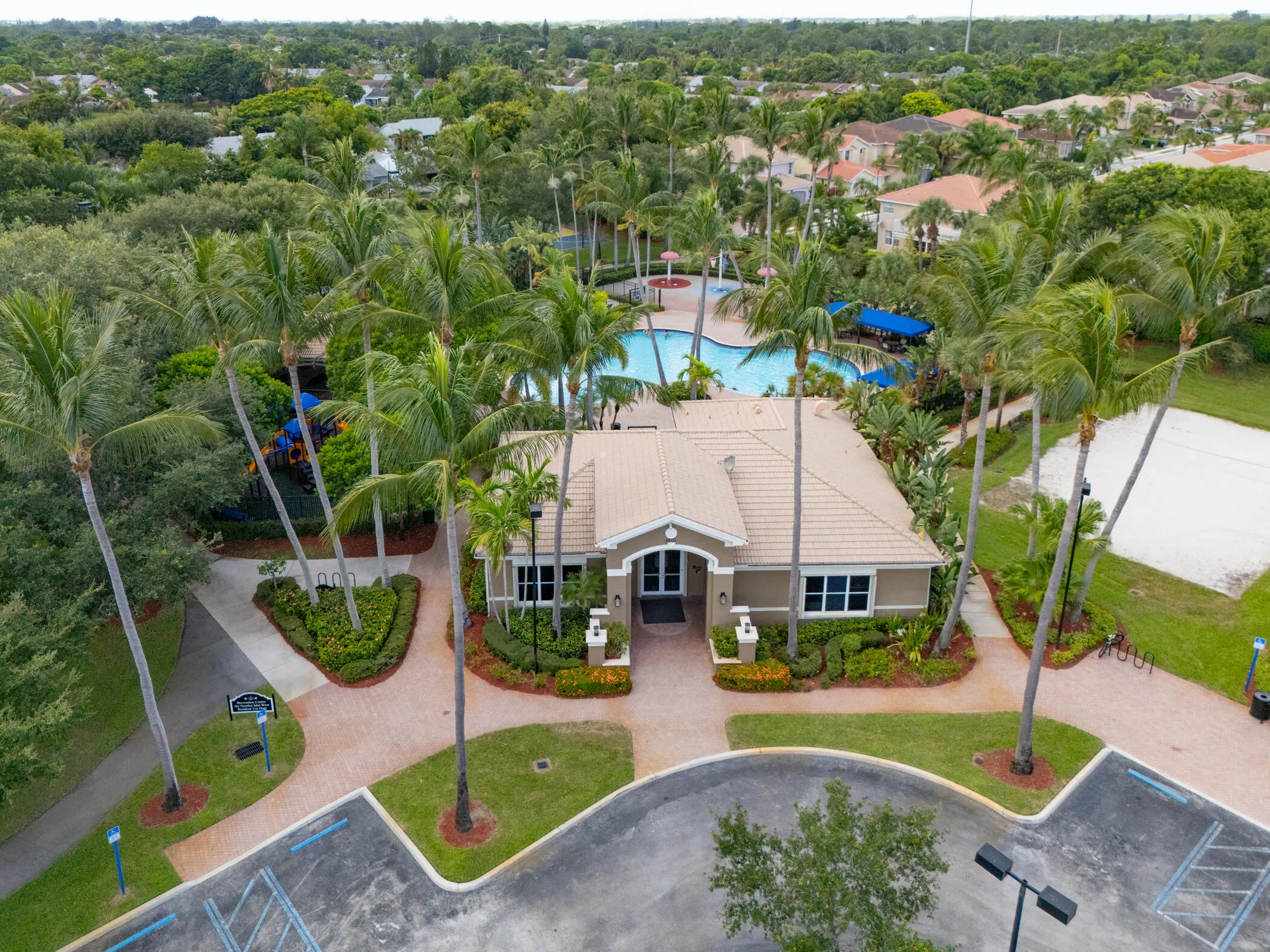 © Clark- 5013 Cobalt Court-056