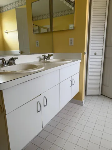 Double sink and linen closet