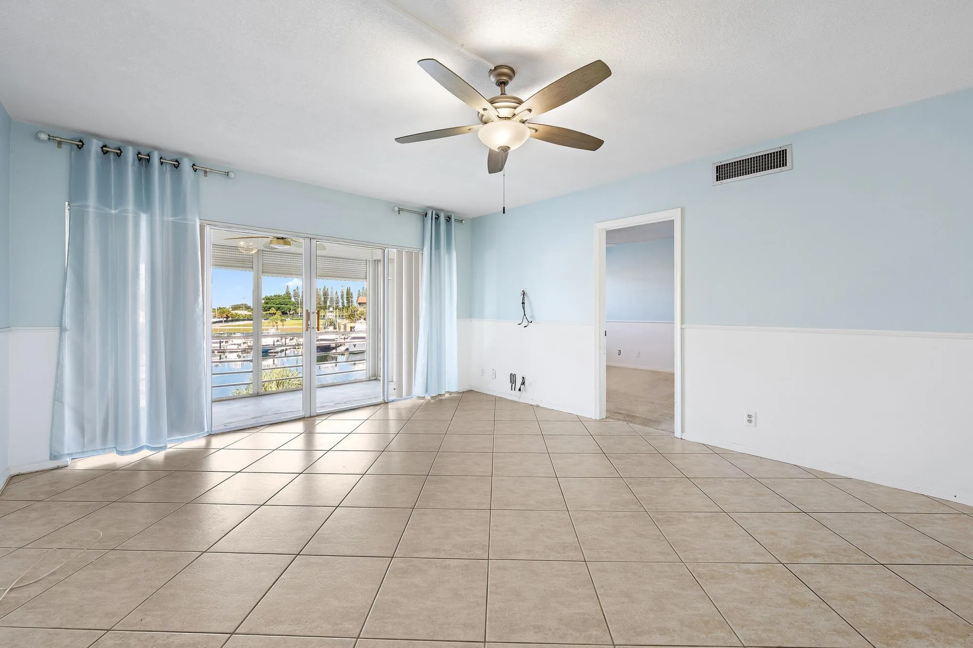 29 Yacht Club Dr 405-6