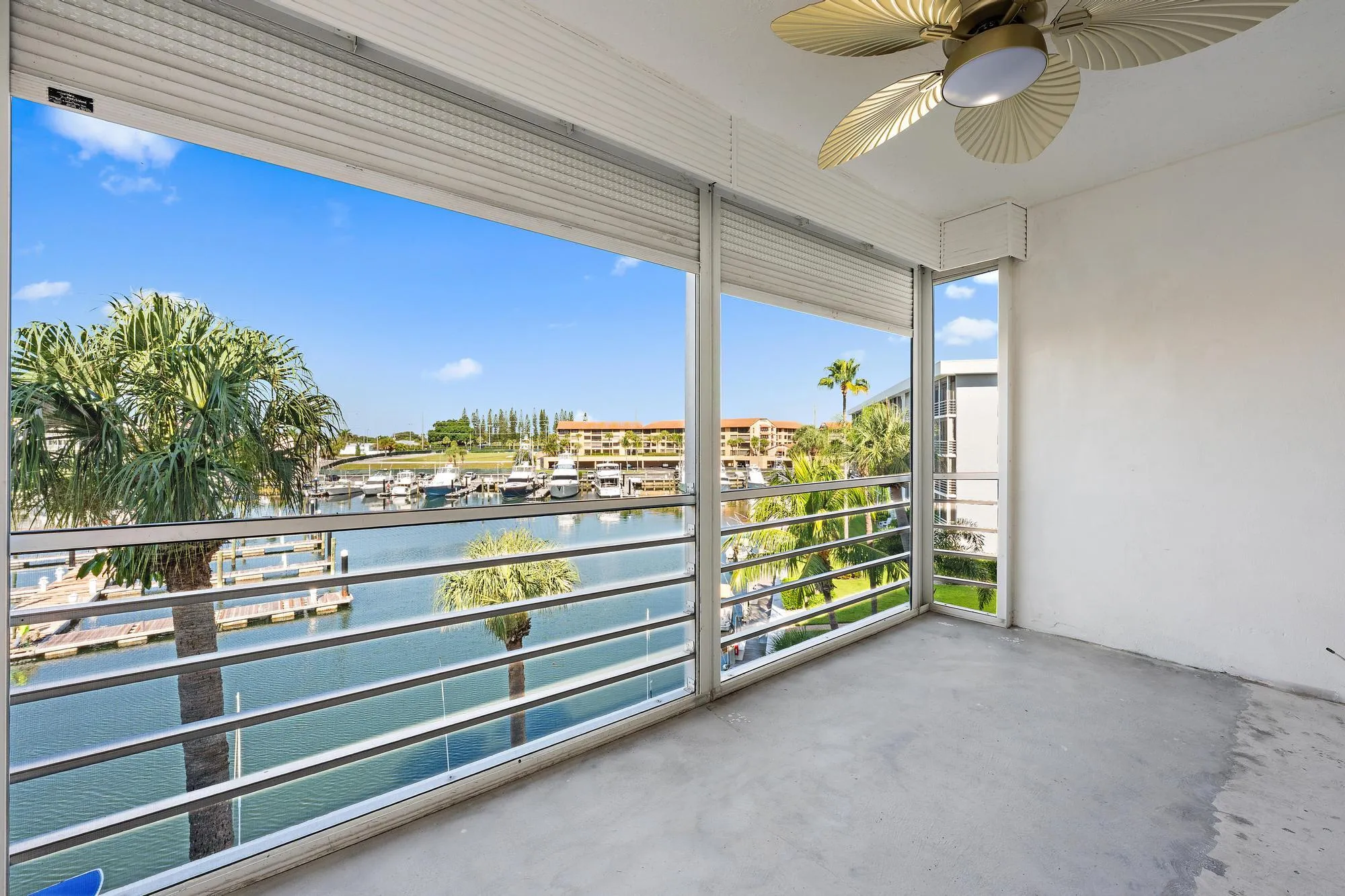 29 Yacht Club Dr 405-11
