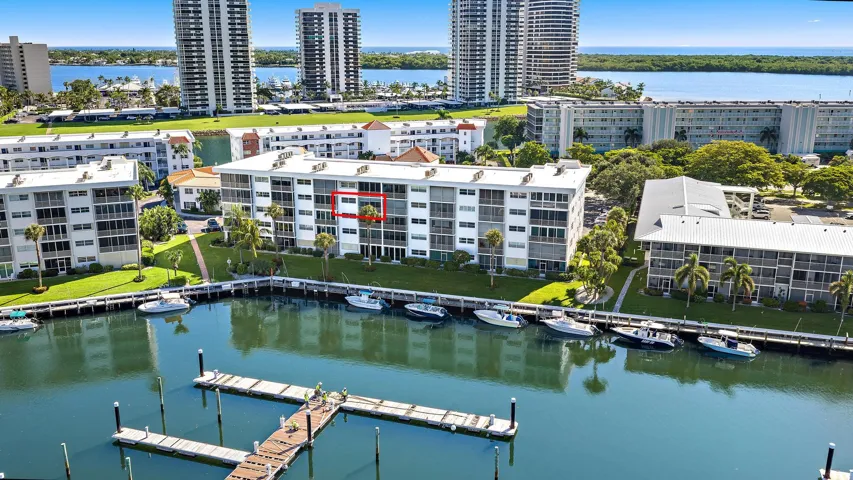 29 Yacht Club Dr 405-21