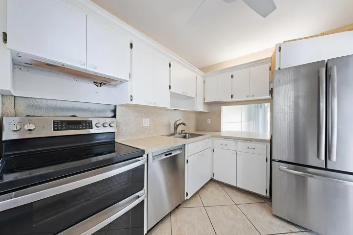 29 Yacht Club Dr 405-3