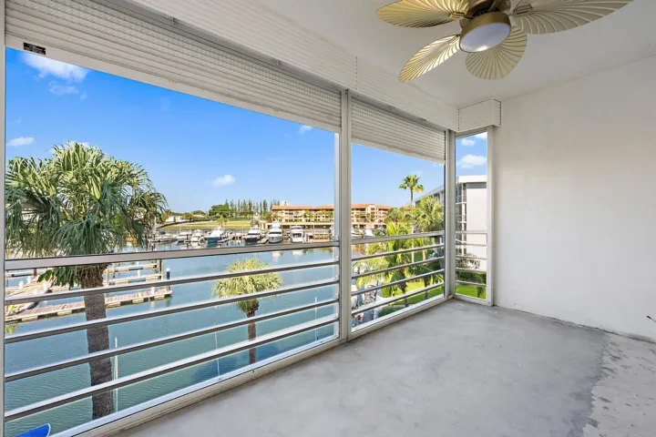29 Yacht Club Dr 405-11