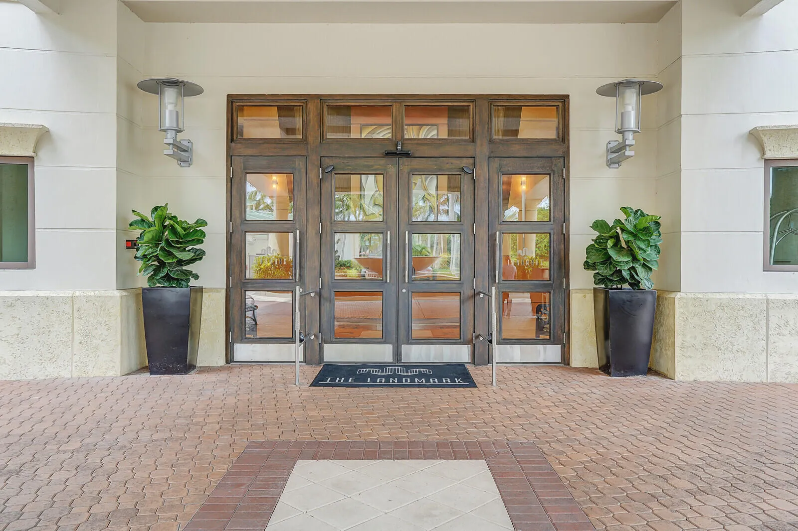 Landmark Entry to Lobby