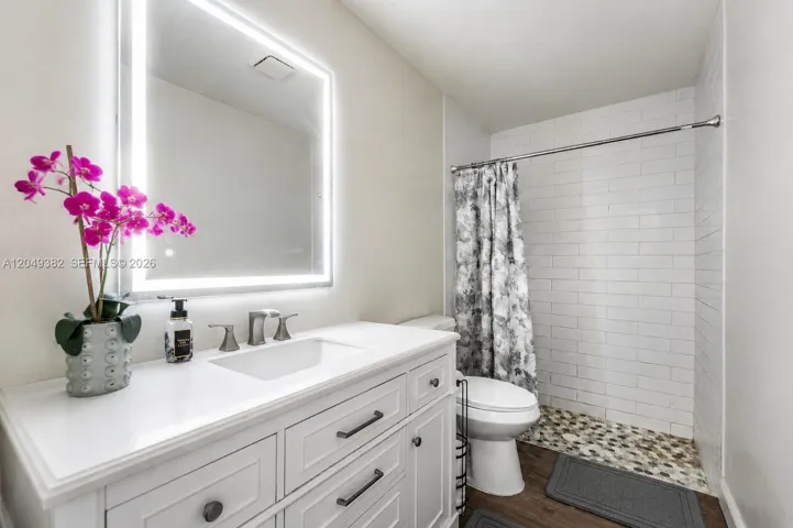 walk in shower master bedroom