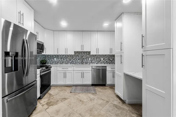 Stylish kitchen backsplash