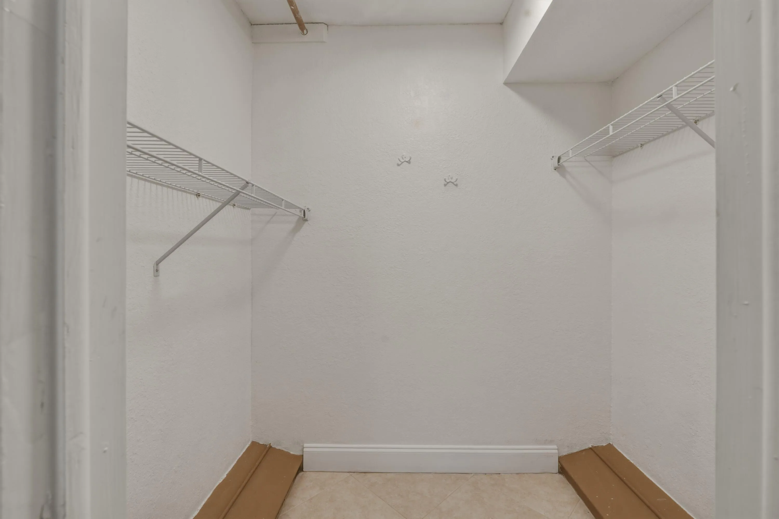 16. Guest Bedroom Closet