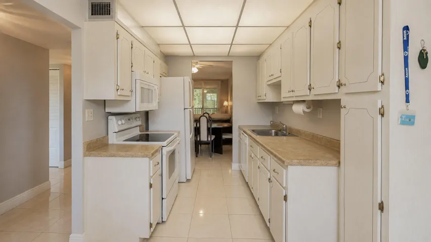 Final Pics_2650 NW 49th Ave # 318_014