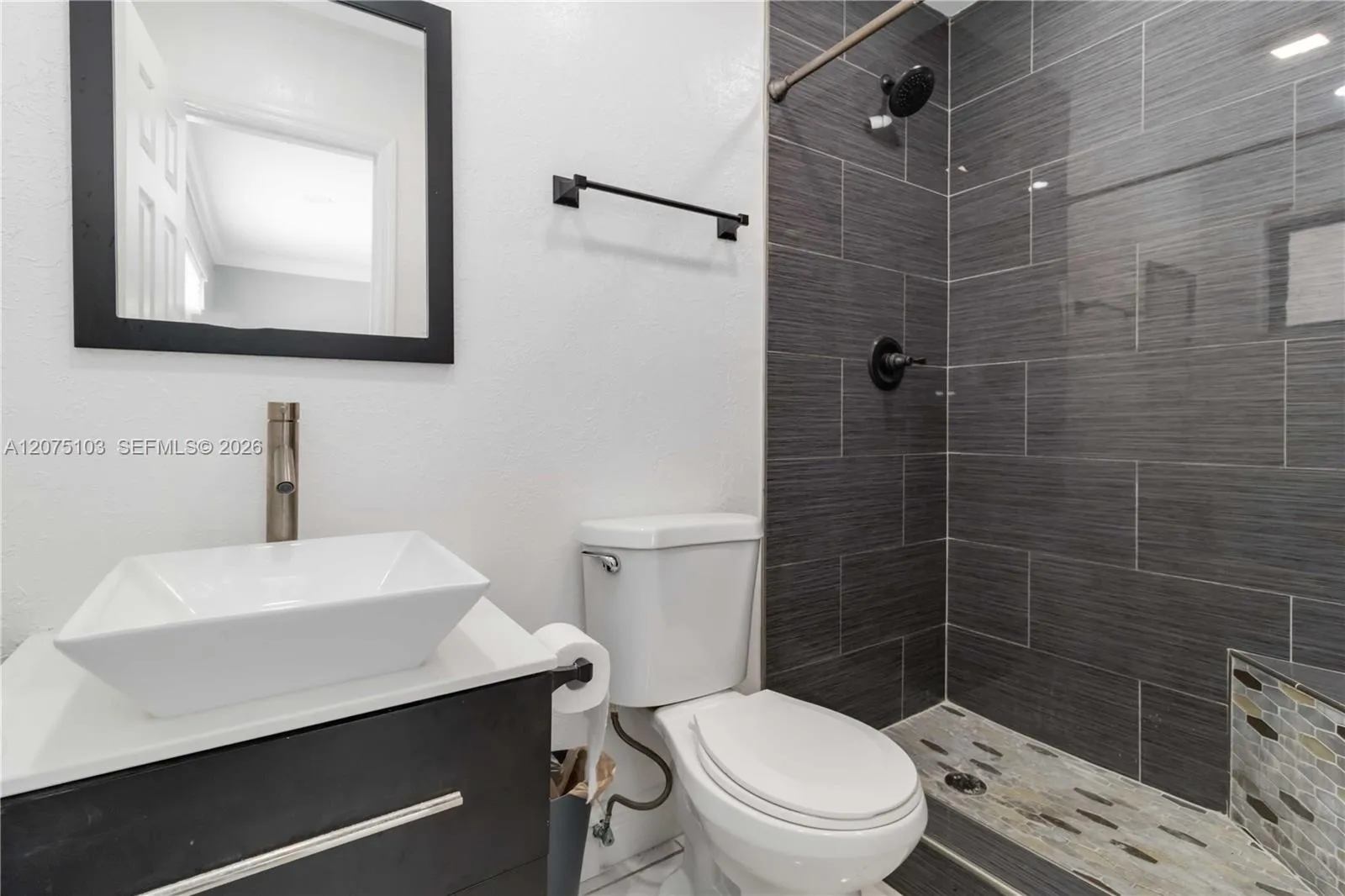 Peaceful and relaxing bathroom design