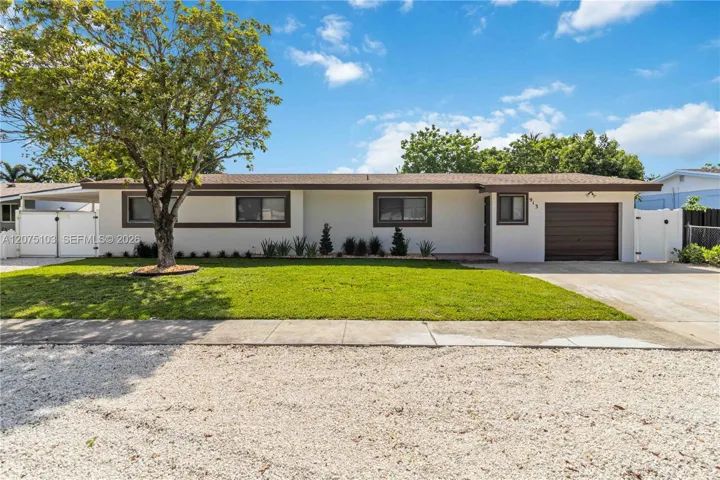 913 sw 49th Ave plantation fl 33317 central and safe location with many other upgraded homes surrounding it.