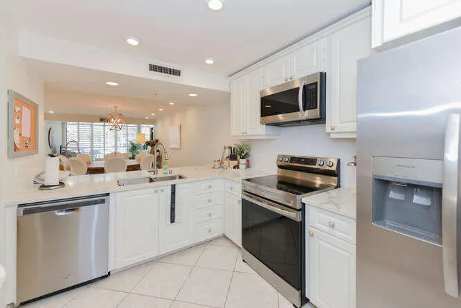 2301 Marina Isle Way Apt 203-small-008-0
