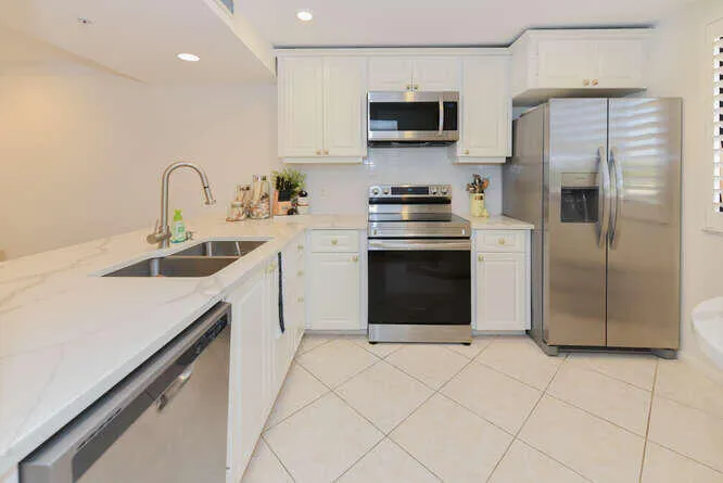 2301 Marina Isle Way Apt 203-small-005-0