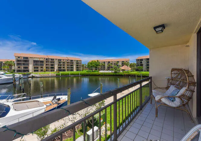 2301 Marina Isle Way Apt 203-small-021-0
