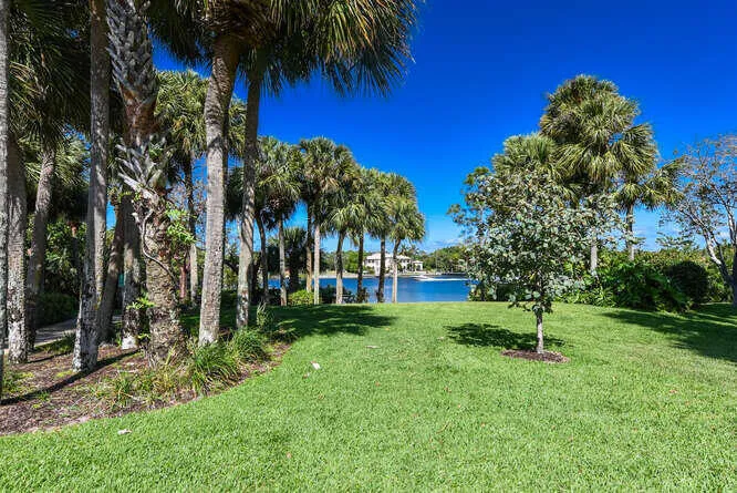 2301 Marina Isle Way Apt 203-small-034-0