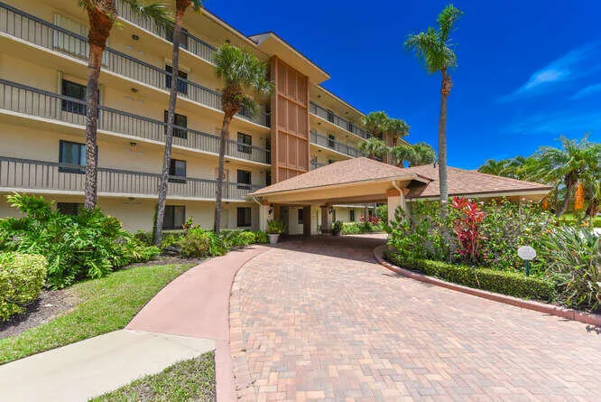 Bluffs Marina 2301