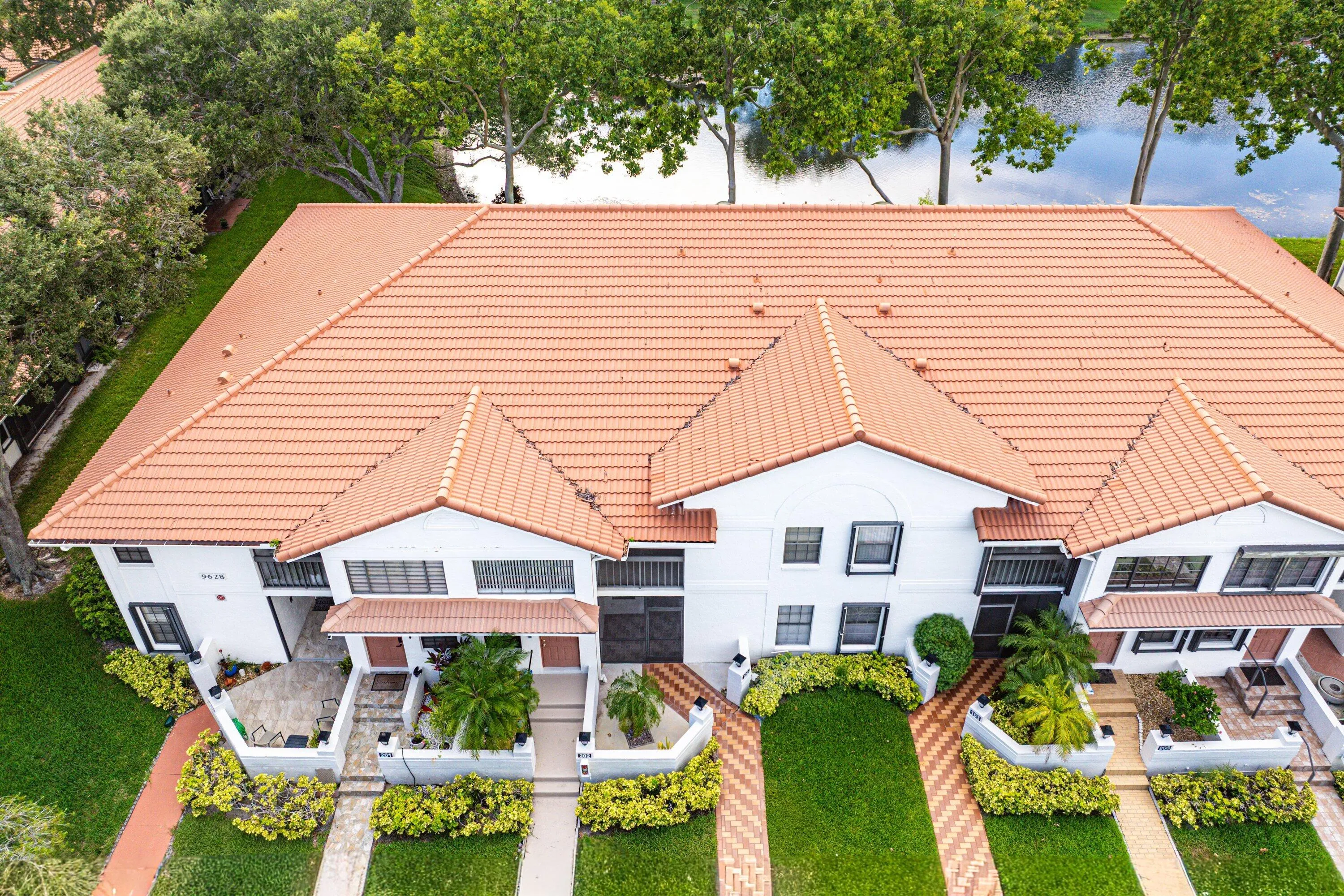 9628 Pavarotti Ter Aerial Hm&Lake