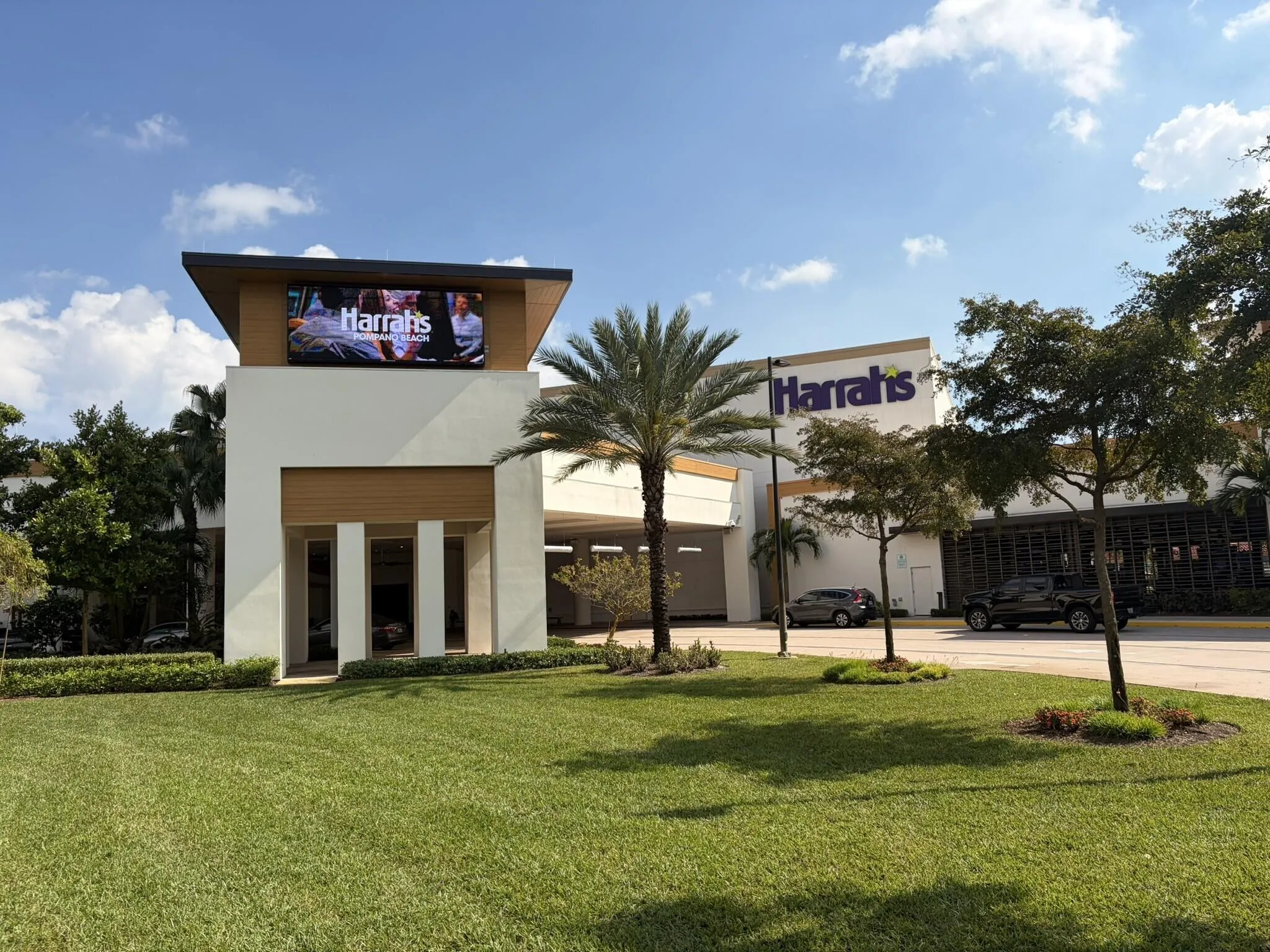 close to casino and fina dining