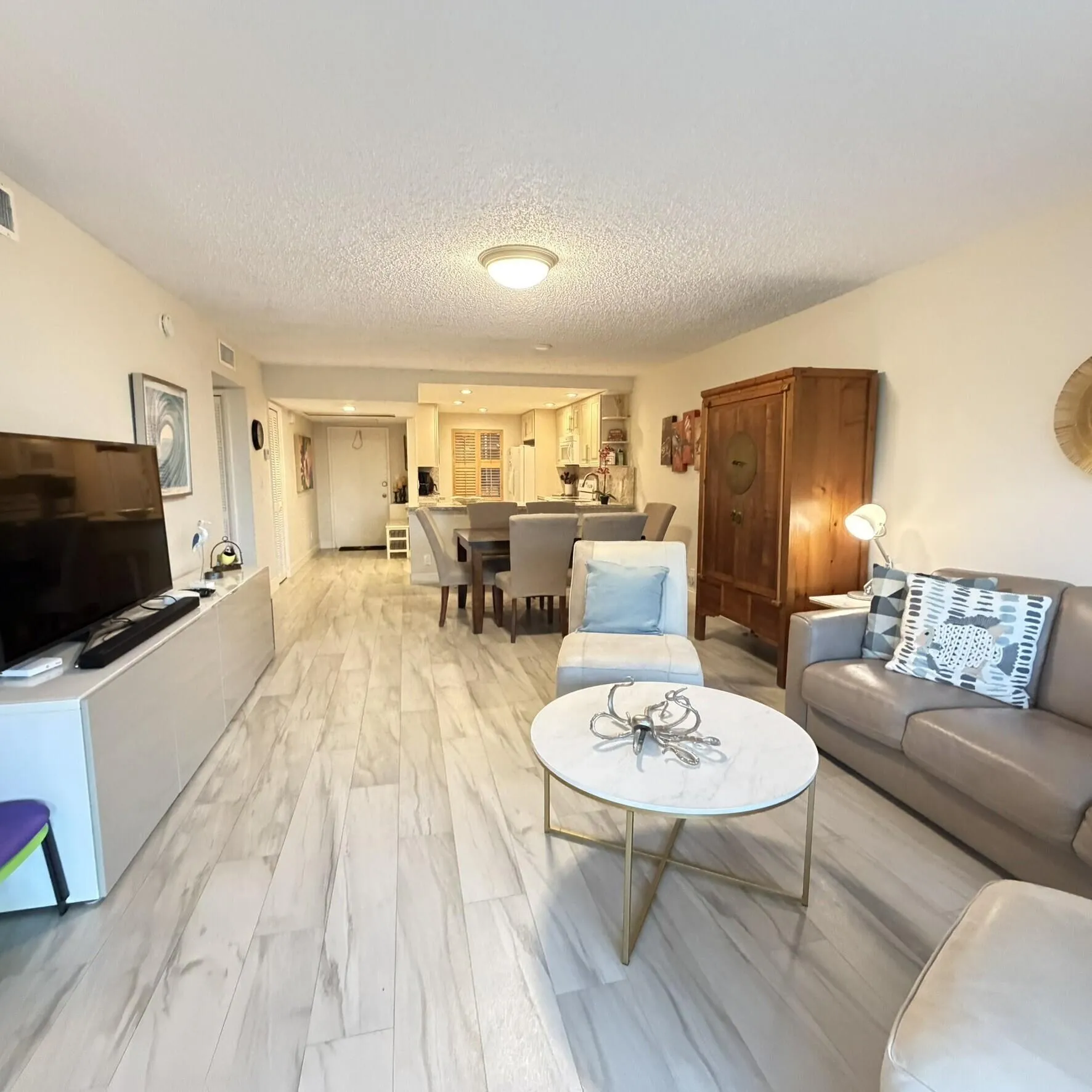 3rd floor with access to elevators
