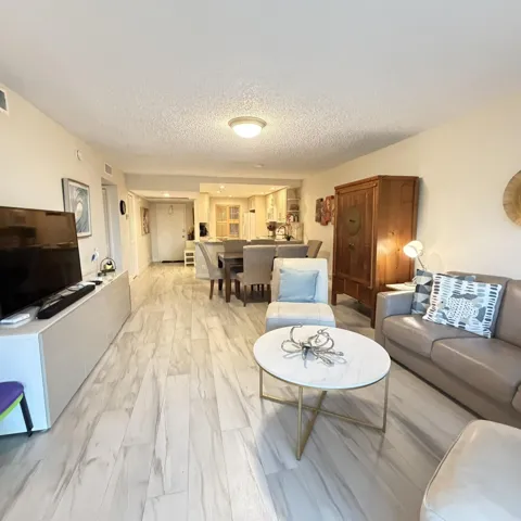 3rd floor with access to elevators