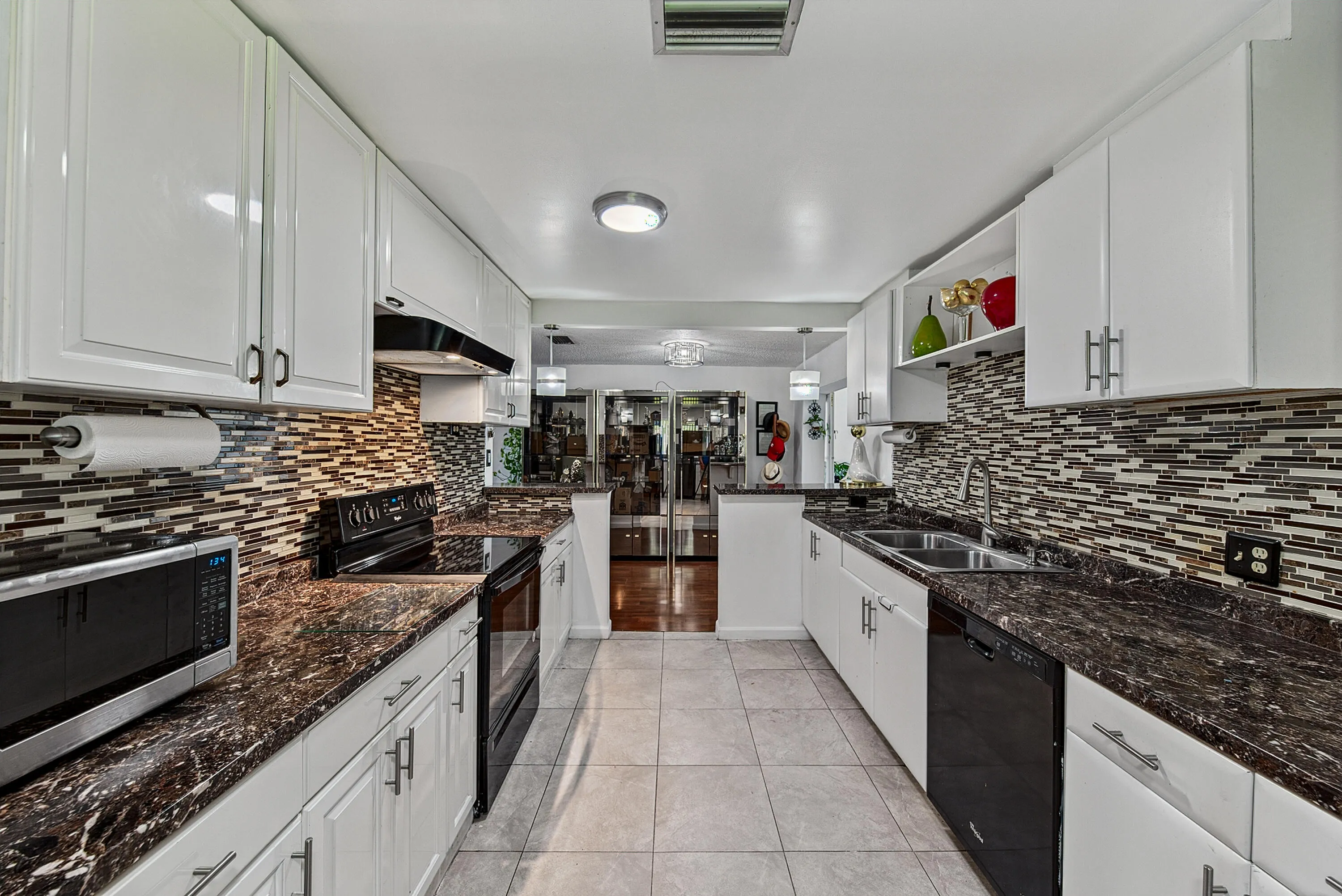 Plenty of cabinets