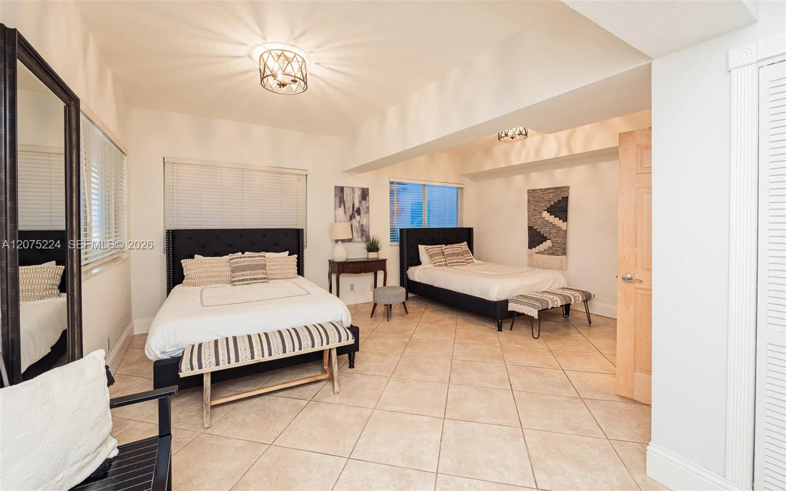 2nd Bedroom/w Two Queen Size Beds