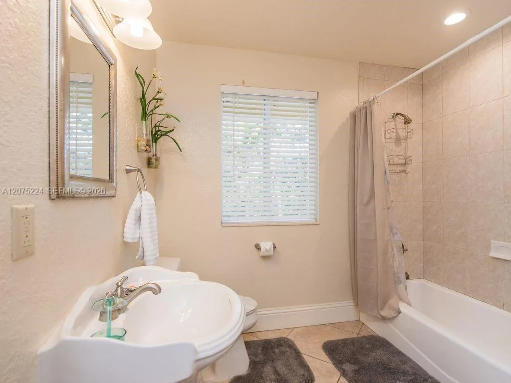 4th Bathroom