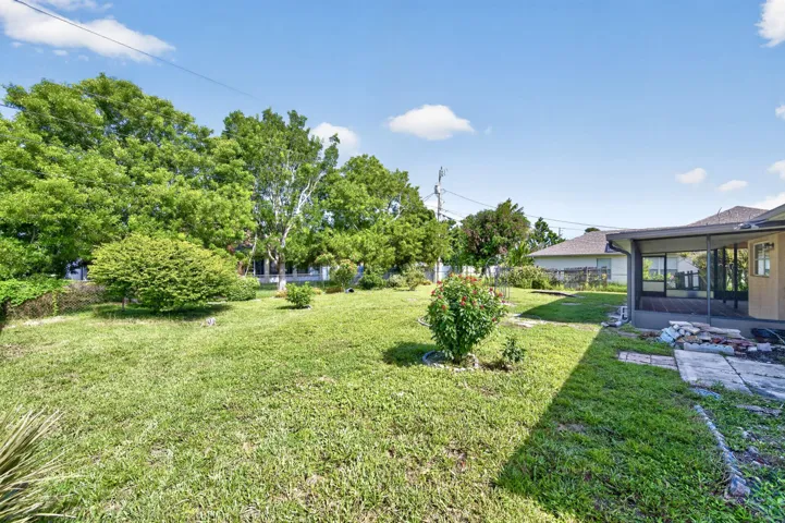 LARGE FENCED BACK YARD