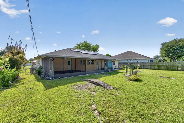 LARGE FENCED BACK YARD