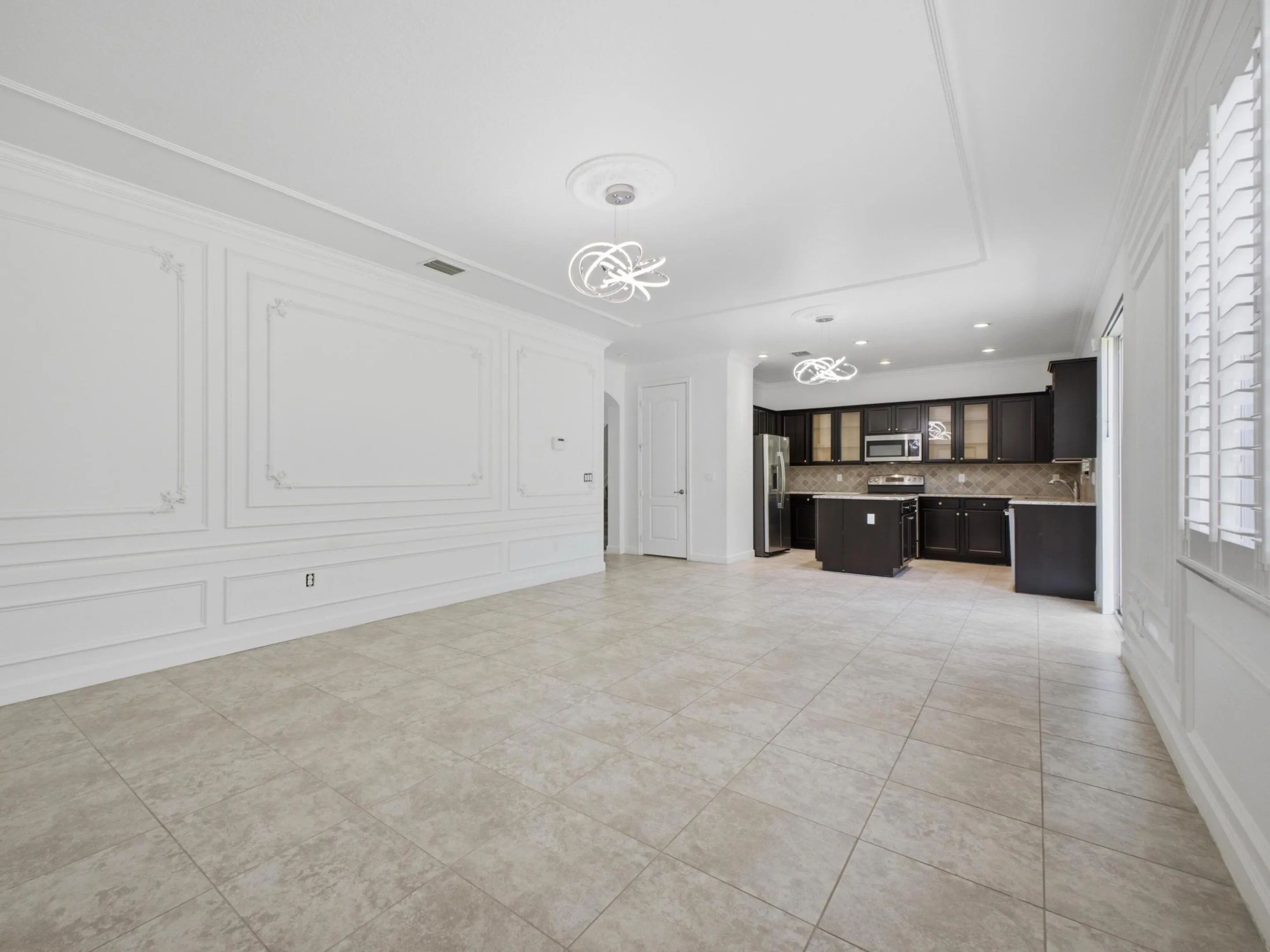 Family to Dining Kitchen 1