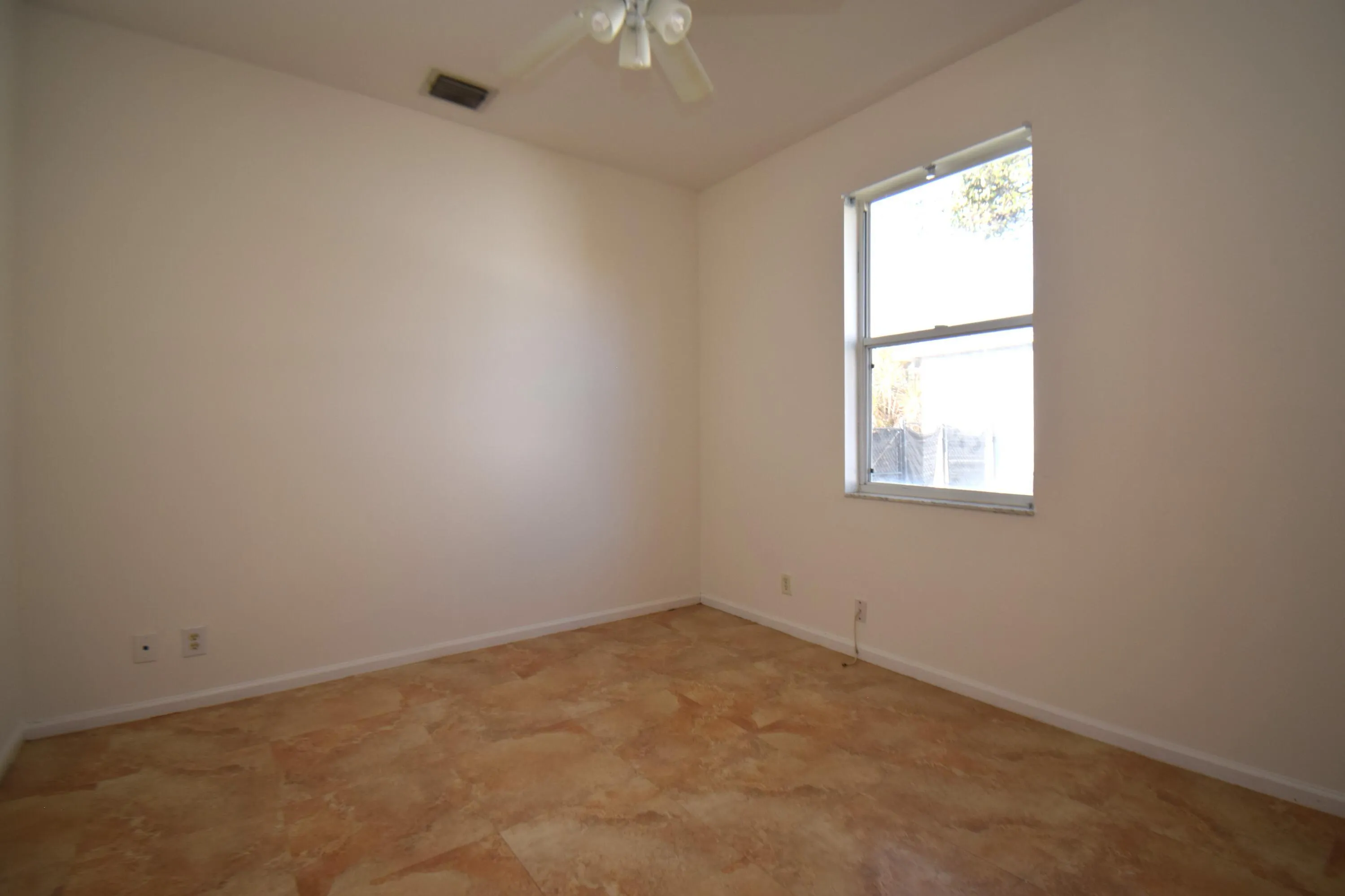 Guest bedroom 1