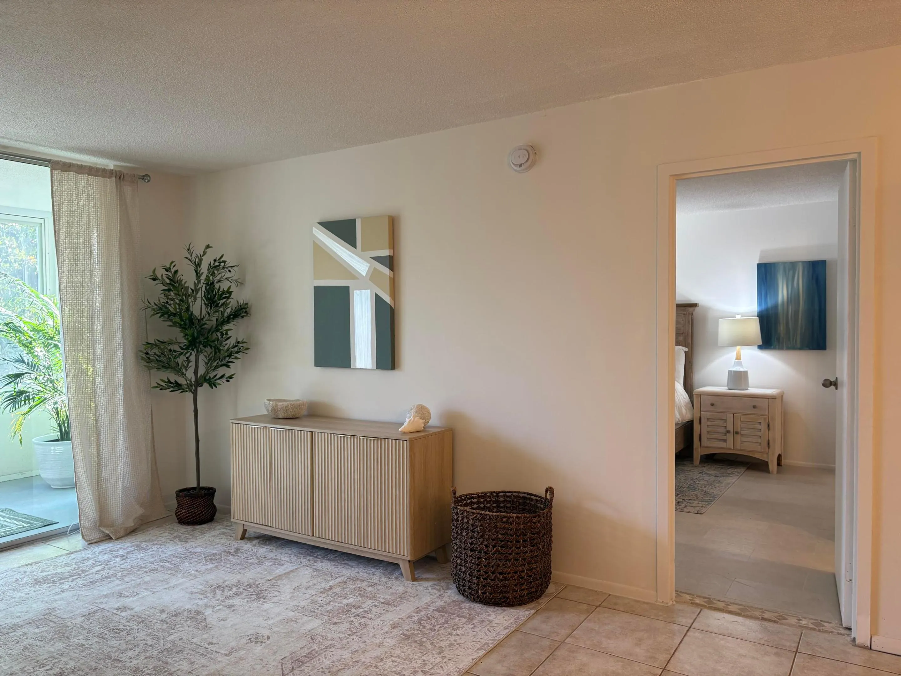 Living Room/Bedroom