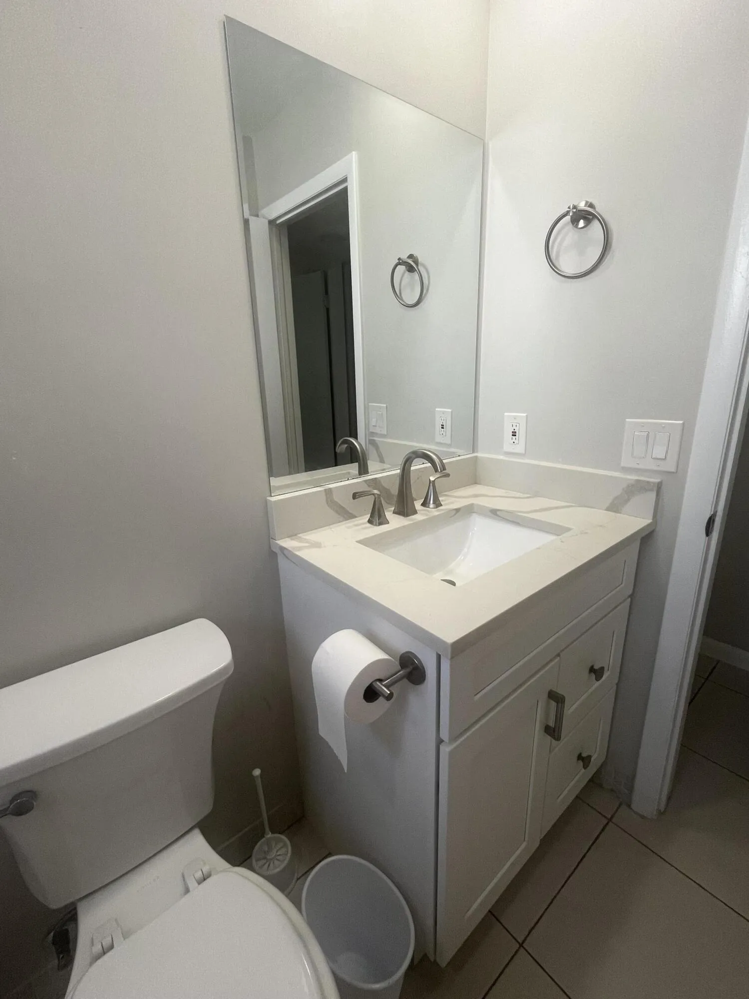 Guest/2nd Bathroom