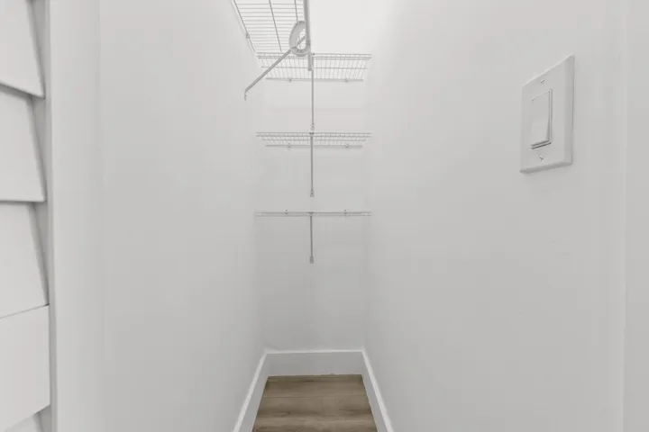 Suite Walk-in Closet