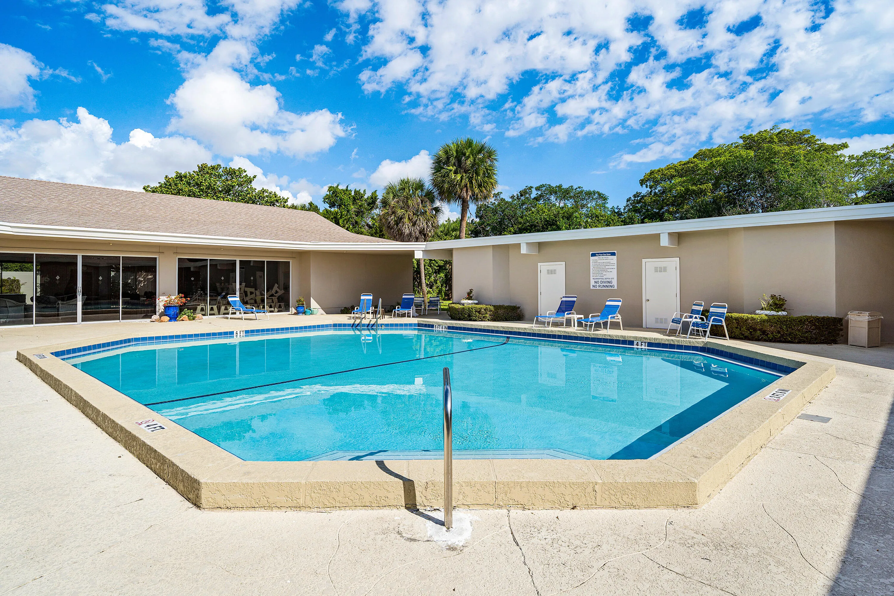 015-315CircleDriveSouth-201-BoyntonBeach