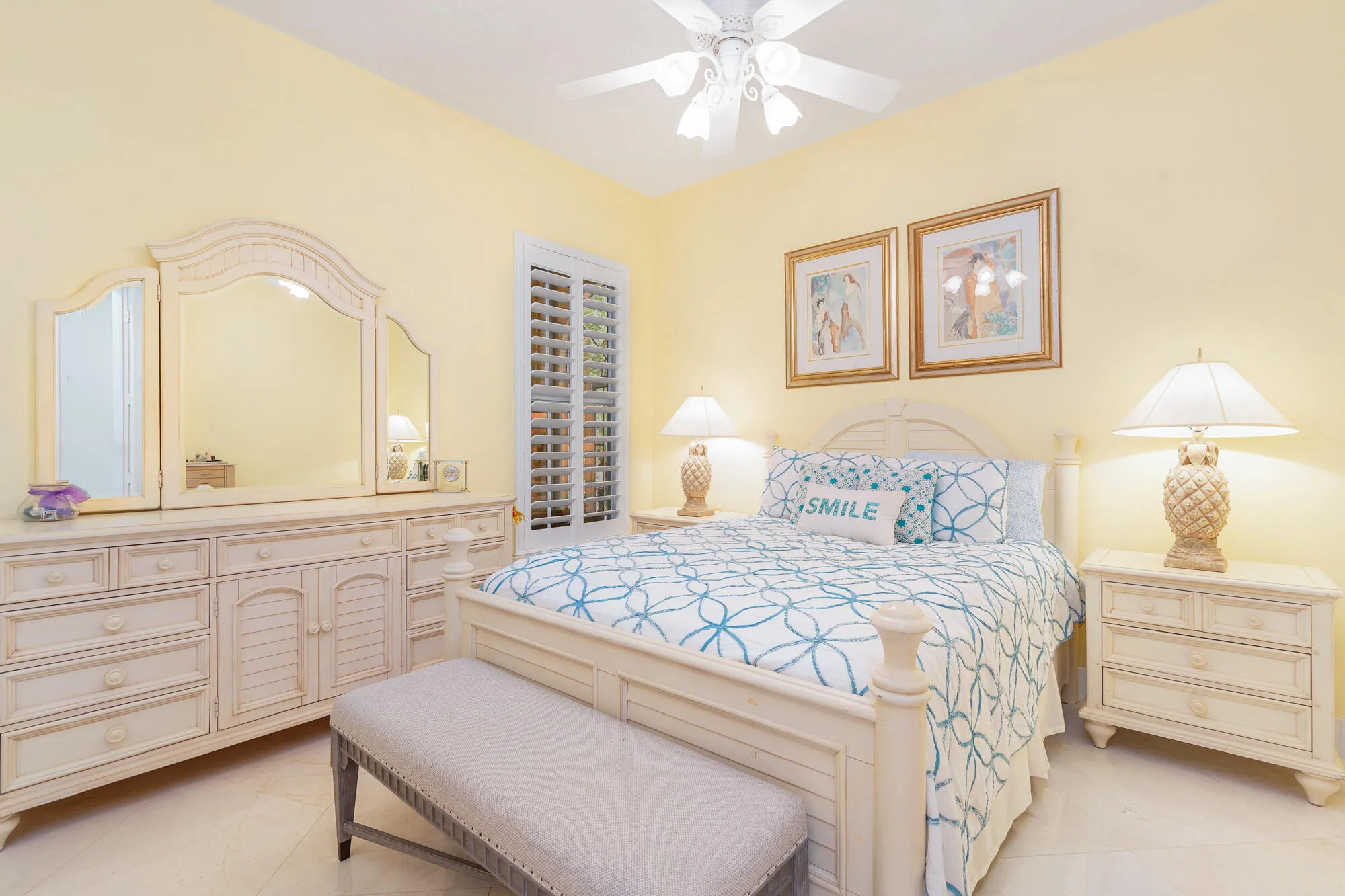 2nd bedroom with plantation shutters