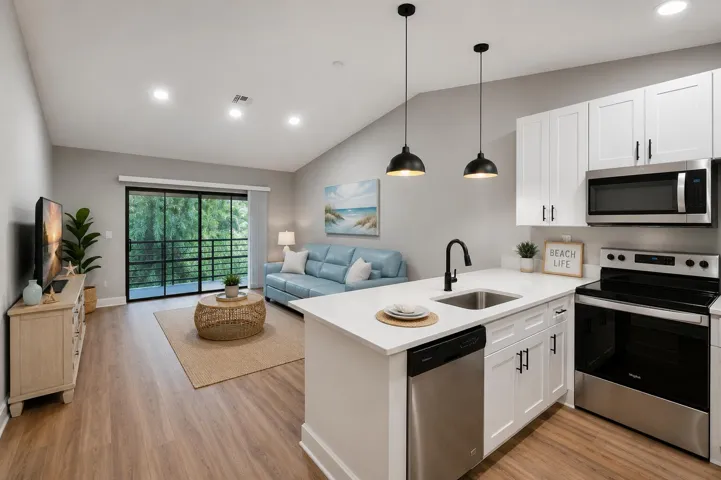 800 pl living room