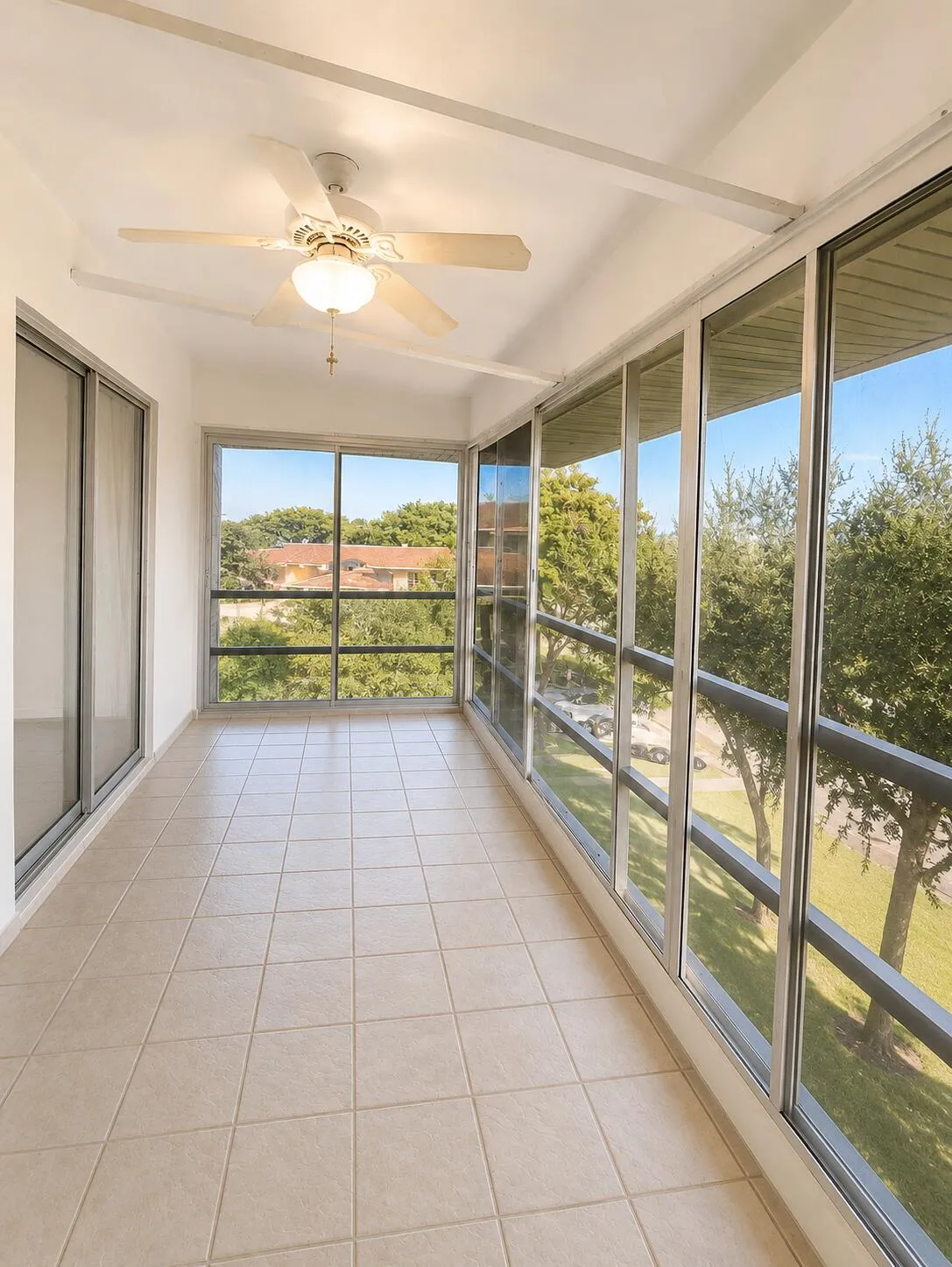 SCREENED PORCH