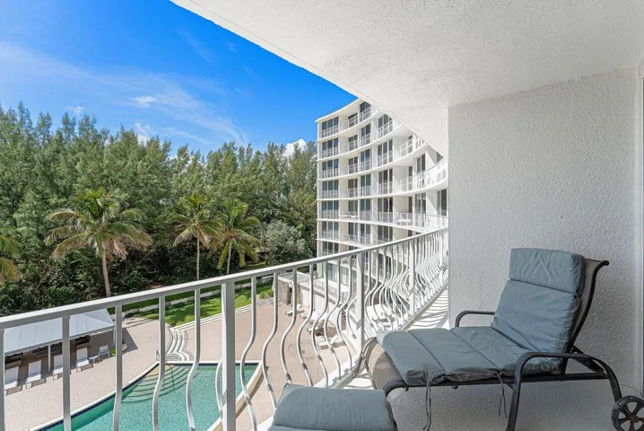 004-2774SouthOceanBoulevard-409-PalmBeac