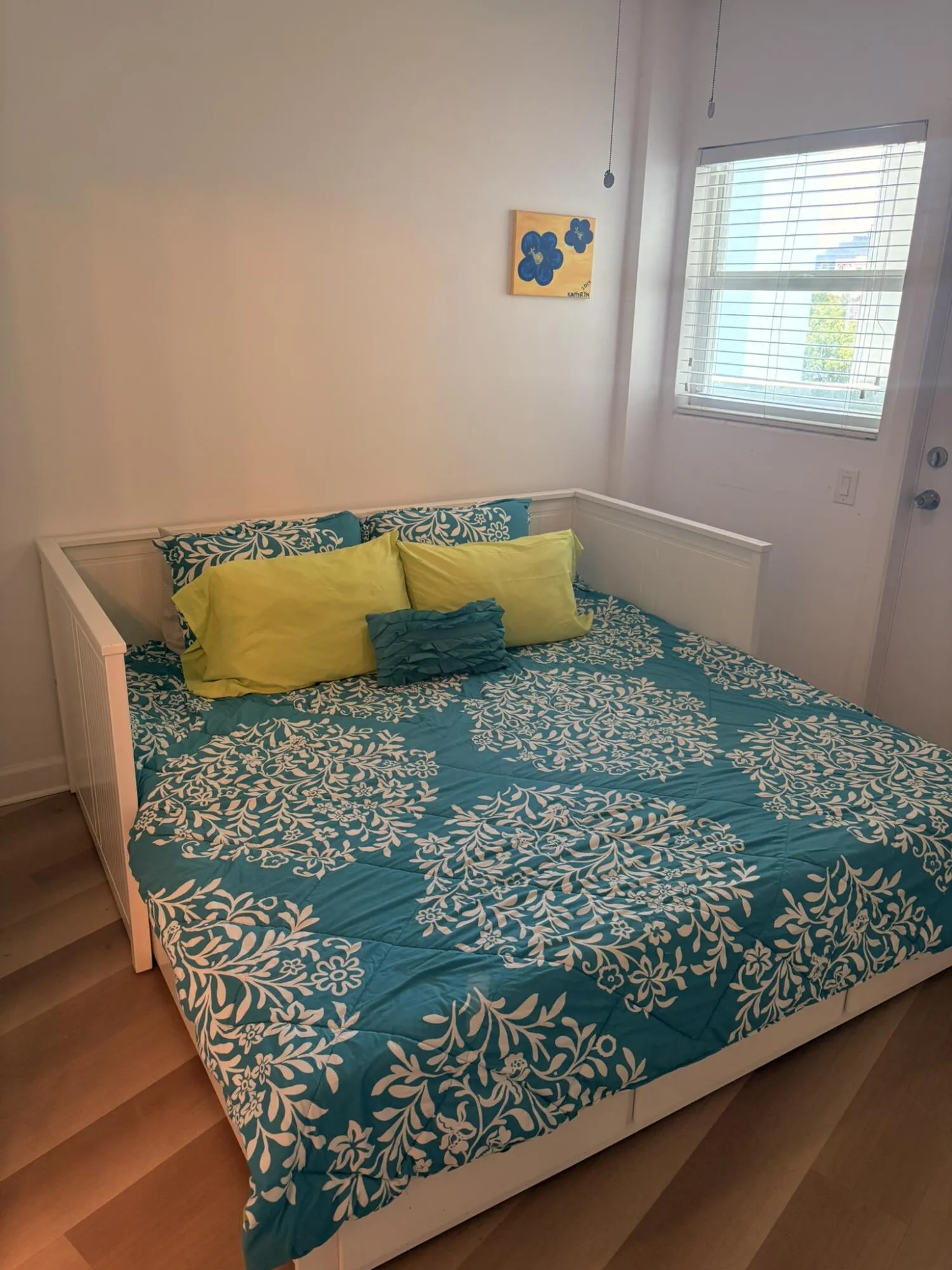 Guest bedroom