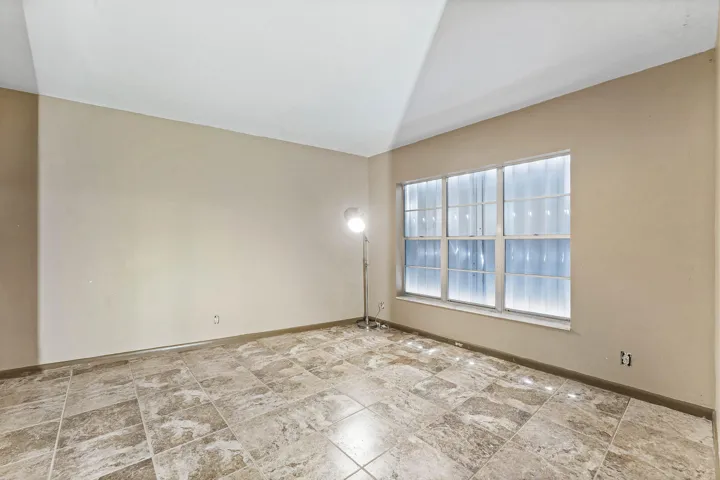 7 014-155YachtClubDrive-101-NorthPalmBea
