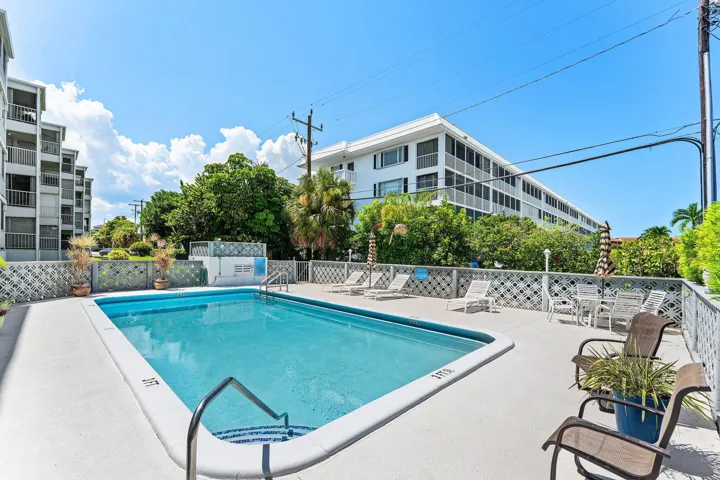 17 025-155YachtClubDrive-101-NorthPalmBe